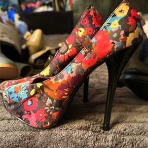 Flowered 5 inch heels